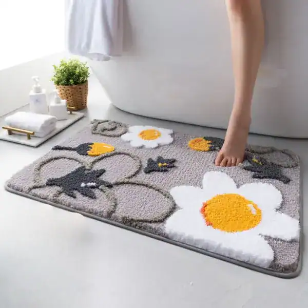 Badematte mit Blumenmuster, detailliert gestaltet, für Badezimmer geeignet.