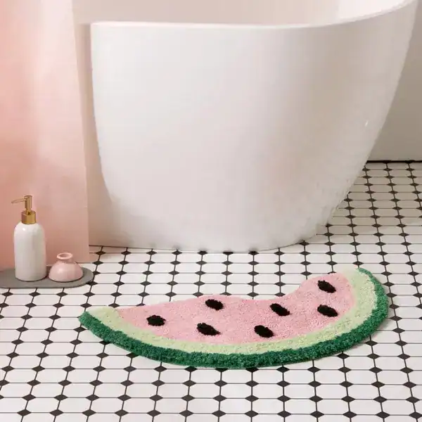 Frucht-Design Badematte in Wassermelonenform für Badezimmer.