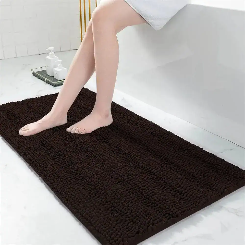 Hochflor Badematte dunkelbraun, weich und absorbierend für Badezimmer.