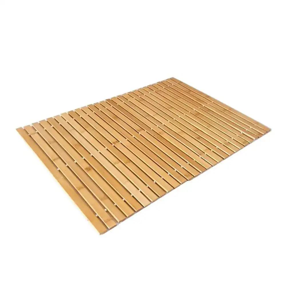 Holzbadeematte mit natürlichen Streifen, komfortabel und atmungsaktiv fürs Bad.