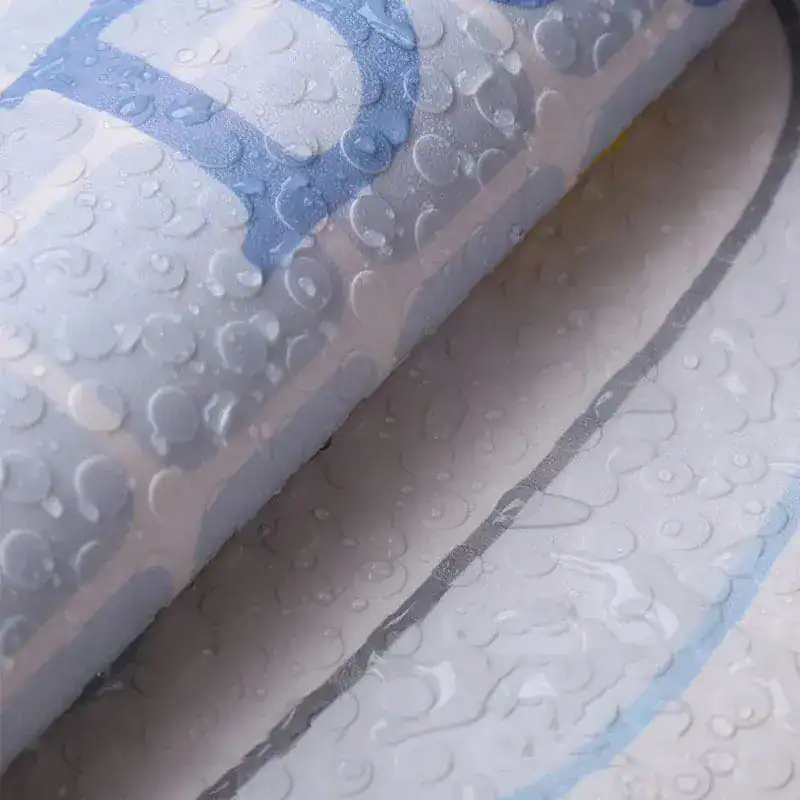 Kinder-Badematte mit Wasserschutz-Struktur, weich und rutschfest für Badezimmer.