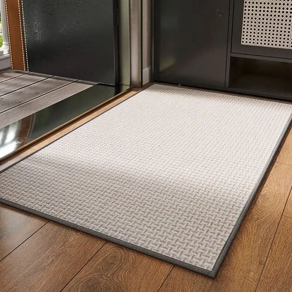 Luxus Badematte mit geometrischem Muster, ideal für Badezimmer und Eingangsbereich.