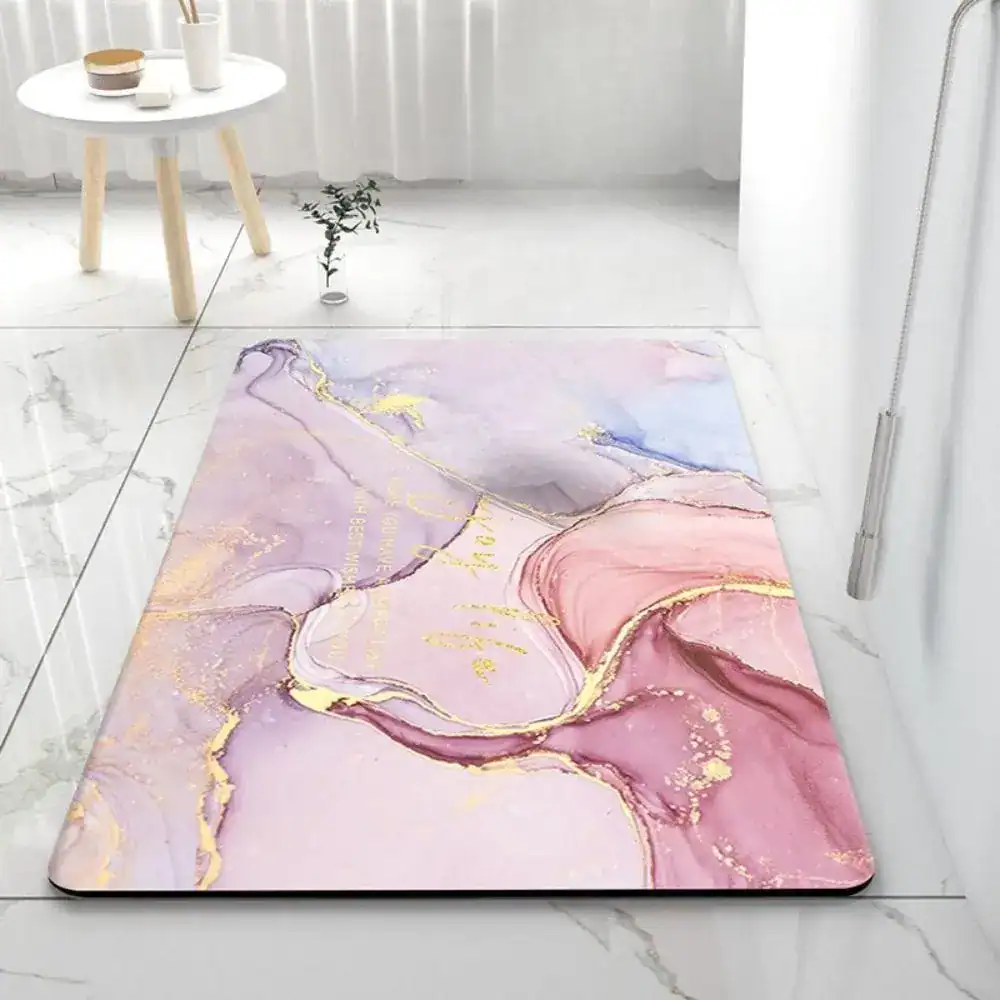 Badematte Marmor-Design in Rosa und Gold mit Anti-Rutsch-Funktion für Badezimmer.