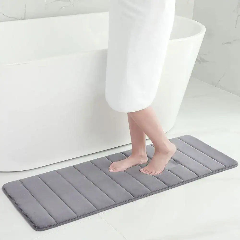 Badematte Memory Schaum grau, weich und ergonomisch für Badewanne.