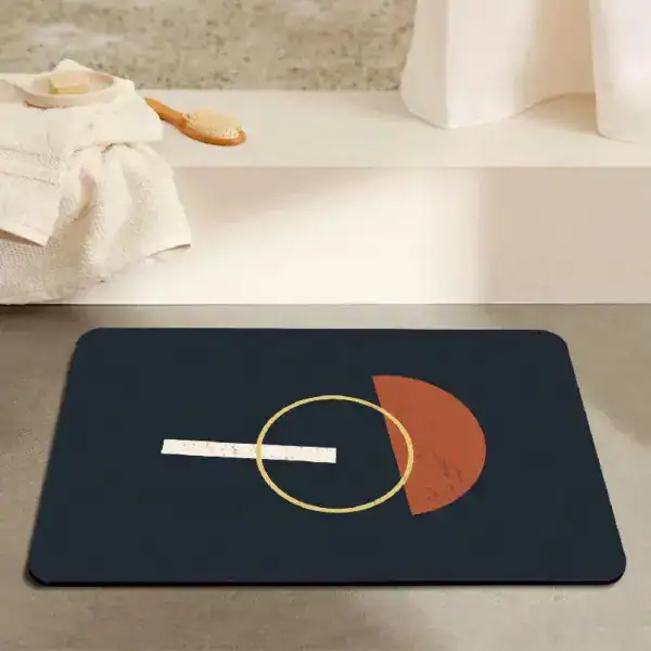 Badematte mit Sonnenmotiv, stilvolles Design für Badezimmer.