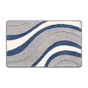 Wellenförmige Badematte in Grau-Blau-Weiß, modernes Design für Badezimmer.