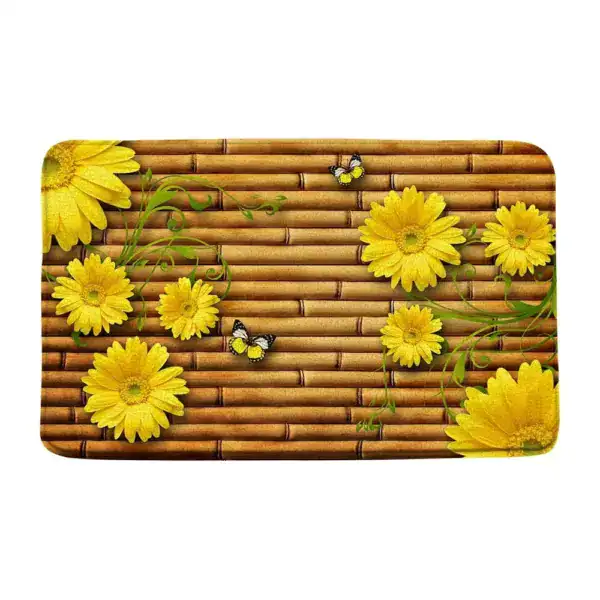 Badematte Wellness mit gelben Blumen und Schmetterlingen auf Bambusmuster.