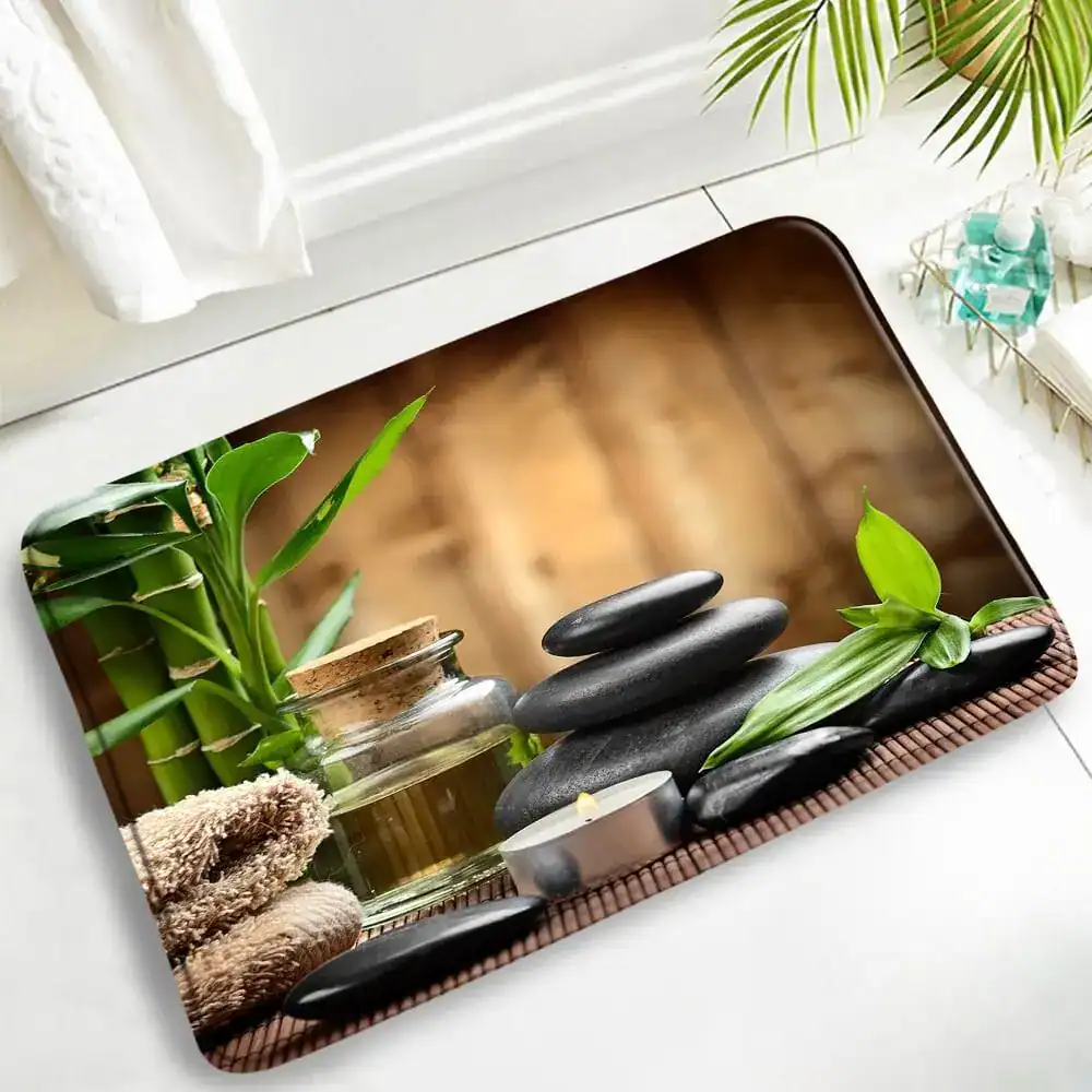 Badematte Zen mit Stein- und Pflanzenmotiv, entspannendes Badezimmerdesign.