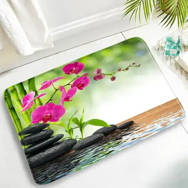 Badematte Zen mit Orchidee und Steinmotiv für entspanntes Badezimmer.