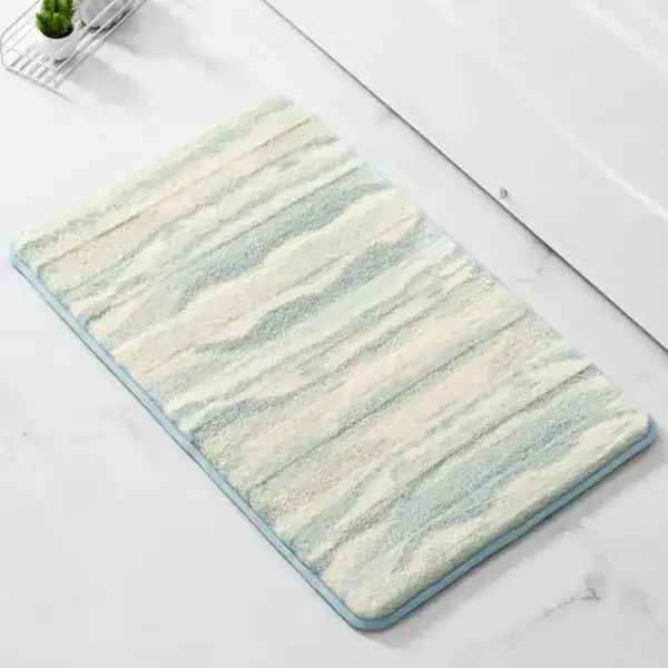Komfort Badematte mit blau-cremefarbenem Marmor-Muster für moderne Badezimmer.
