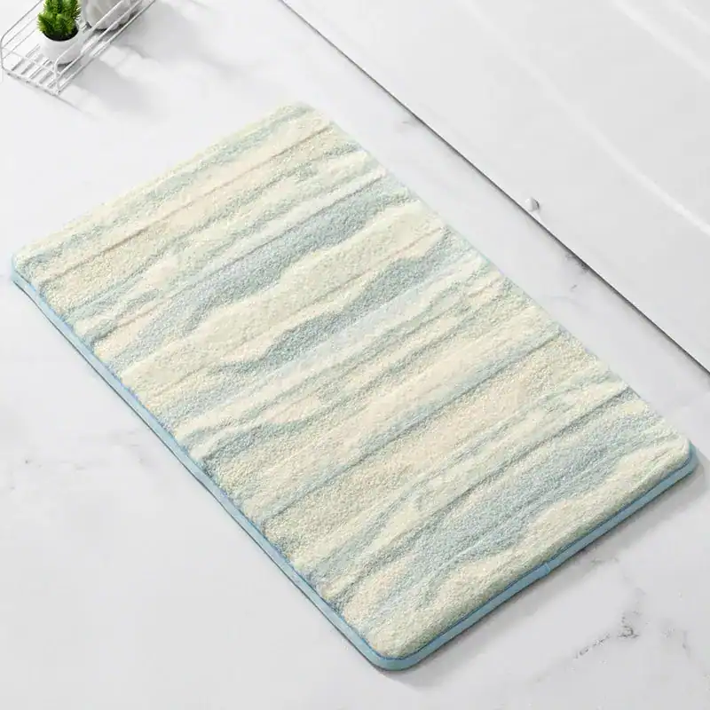 Komfort Badematte mit blau-cremefarbenem Marmor-Muster für moderne Badezimmer.