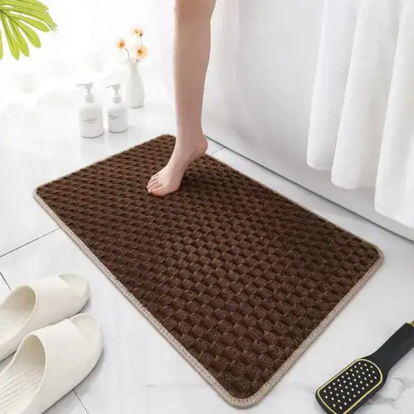 Braune Badematte mit Strukturiertem Muster, ideal für Badezimmer und Komfort.