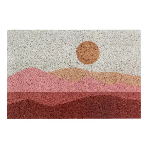 Elegante Badezimmermatte mit abstraktem Landschaftsmotiv in warmen Farbtönen.