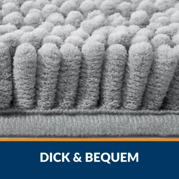 Dicker Chenille-Badezimmerteppich mit weicher, runder Faserstruktur für Komfort und Stabilität.