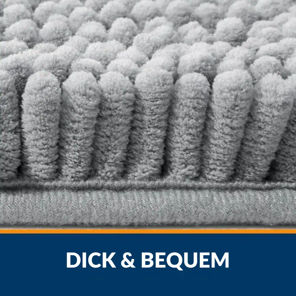 Dicker Chenille-Badezimmerteppich mit weicher, runder Faserstruktur für Komfort und Stabilität.