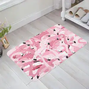 Pink Flamingo Badezimmerteppich mit stilvollem Muster für moderne Badezimmer.