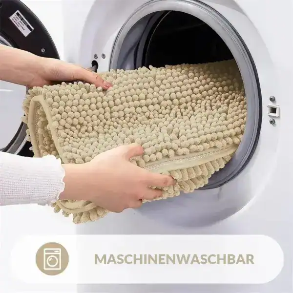 Flauschiger Badezimmerteppich wird in Waschmaschine gereinigt, maschinell waschbar.