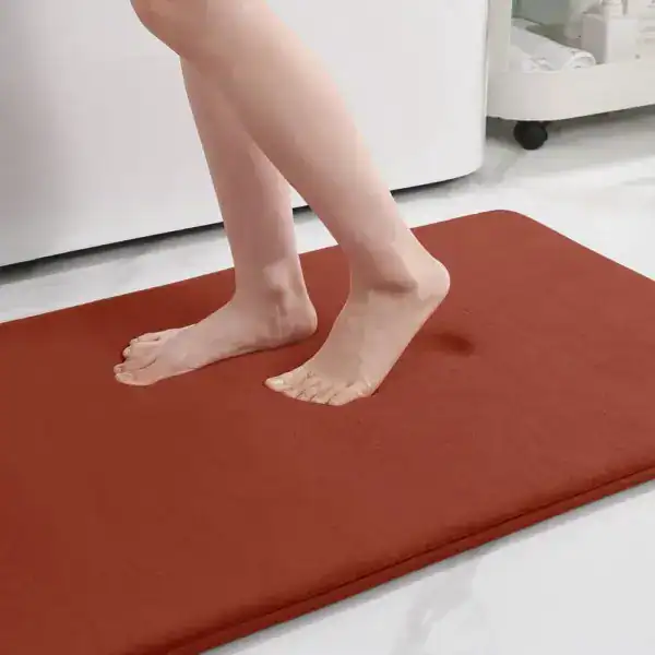 Beige Badezimmerteppich Groß, Komfort Badematte für warmen Fußbodenuntergrund.