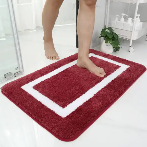 Badezimmerteppich Groß Waschbar rot-weiß, weicher Fußbodenbelag für Dusche und Bad.