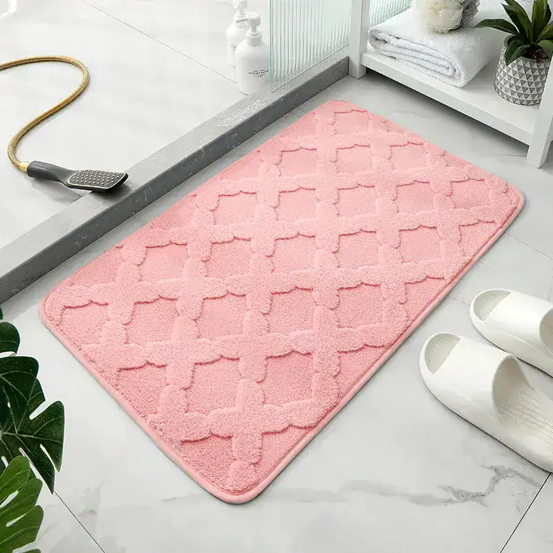 Pink Microfaser Badezimmerteppich mit Muster, Badematte für Duschbereich.