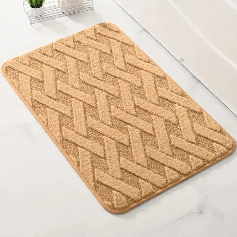 Badezimmerteppich mit geometrischem Muster, bequem und rutschfest für Bad und Dusche.