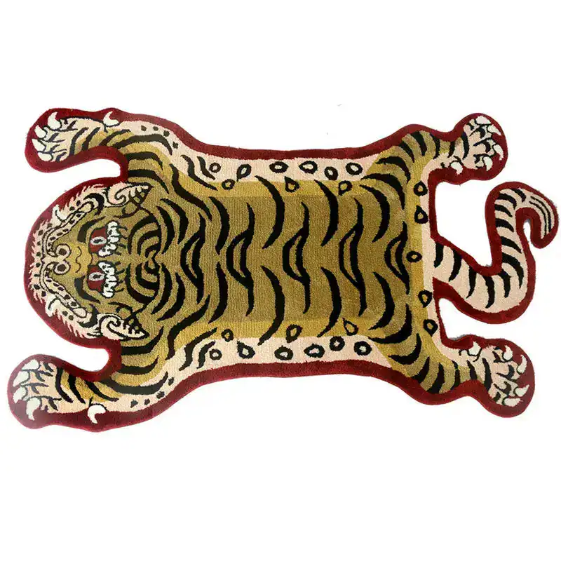 Badezimmerteppich in Tigerform, organische Form, Badematte mit Tiermotiv.