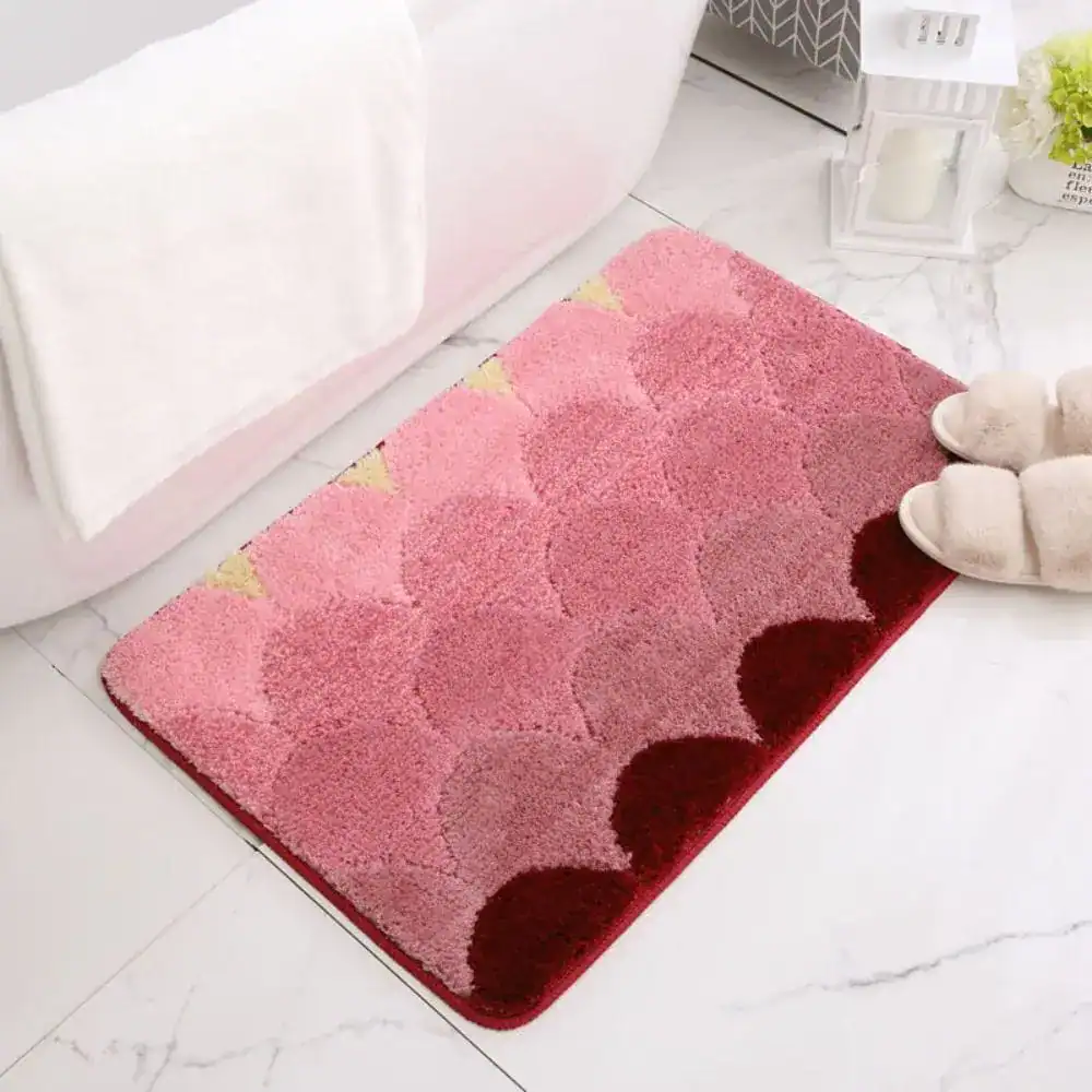 Pink Badezimmerteppich mit Blütenmuster, weicher Badematte für Duschbereich.