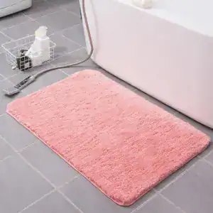 Rosa Badematte für Badezimmer mit weicher Mikrofaser, rutschfest und komfortabel.