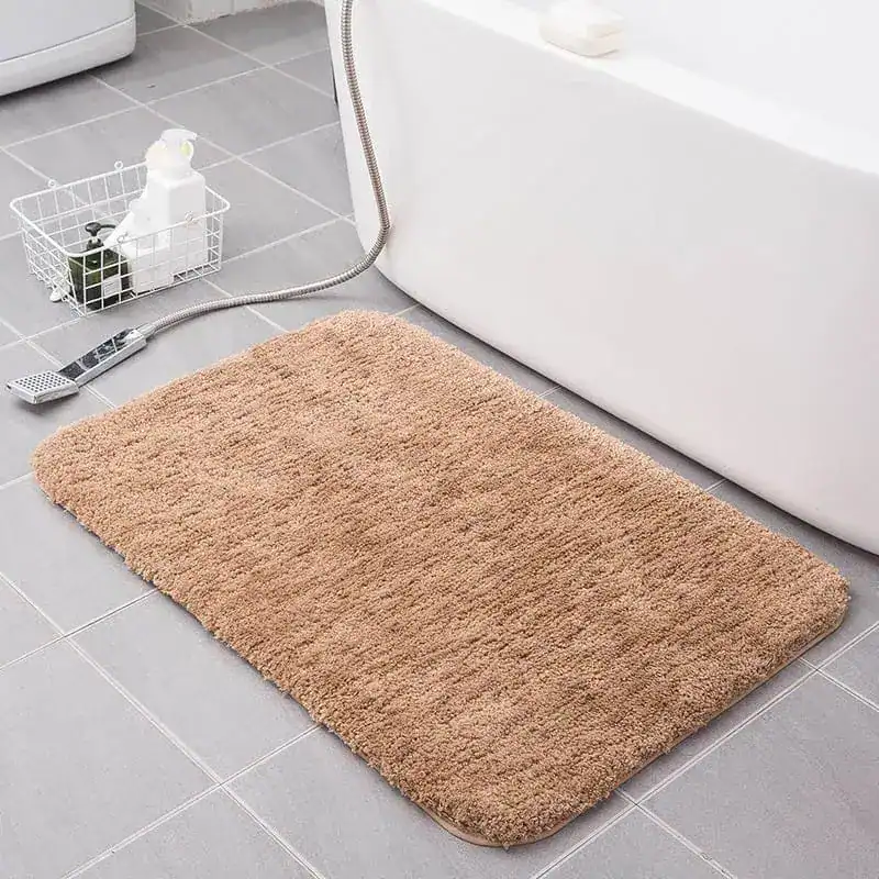 XXL Badezimmerteppich in Beige, weicher Fleece-Teppich für Bad und Dusche.