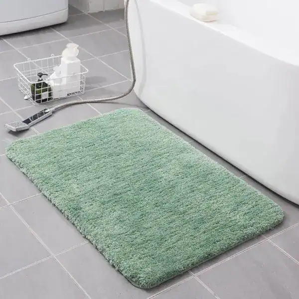 XXL Badezimmerteppich in mintgrün, weicher Hochflor für Bad und Dusche.