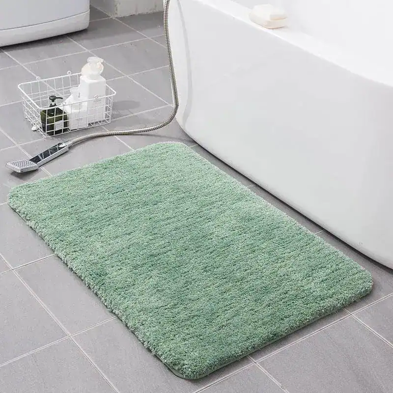 XXL Badezimmerteppich in mintgrün, weicher Hochflor für Bad und Dusche.