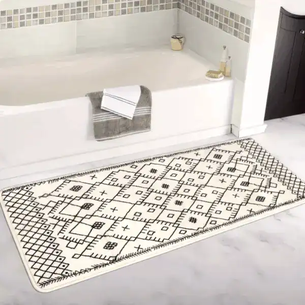 Badläufer Lang mit geometrischem Muster, schwarz-weiß, für Bad und Dusche.