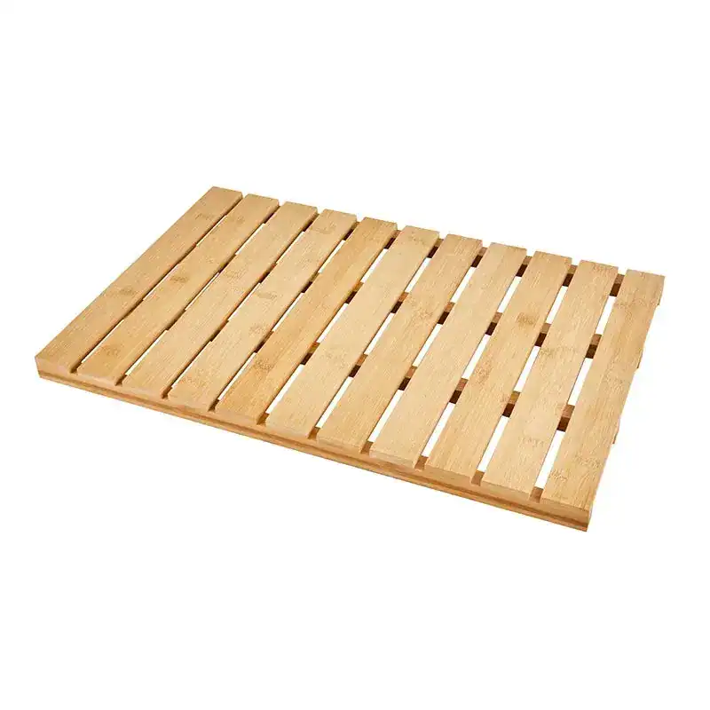 Bamboo Badteppich mit Holzstreifen für trocknende Füße und natürliche Badezimmer-Ausstattung.