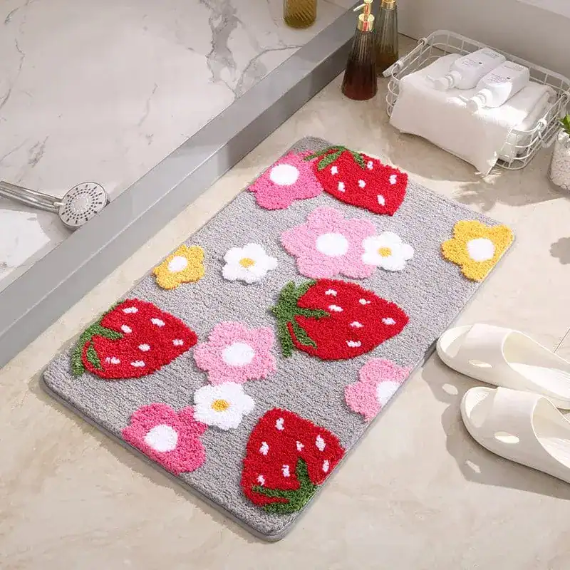 Badteppich Beere mit Erdbeeren und Blumen, weicher Badematte für Dusche und Toilette.