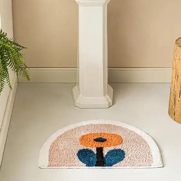 Badteppich mit Blumenmuster, halbrund, bunt, für Badezimmer.