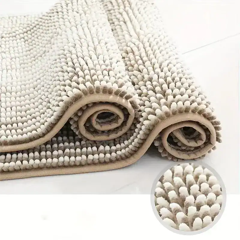 Badteppich Chenille in Beige mit weicher Textur und rutschfestem Bodenbelag.