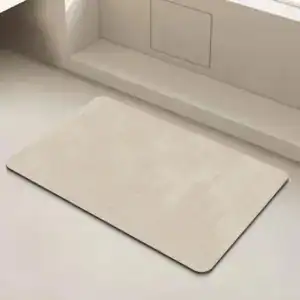 Creme Badteppich mit Struktur, modernes Badezimmer Design.