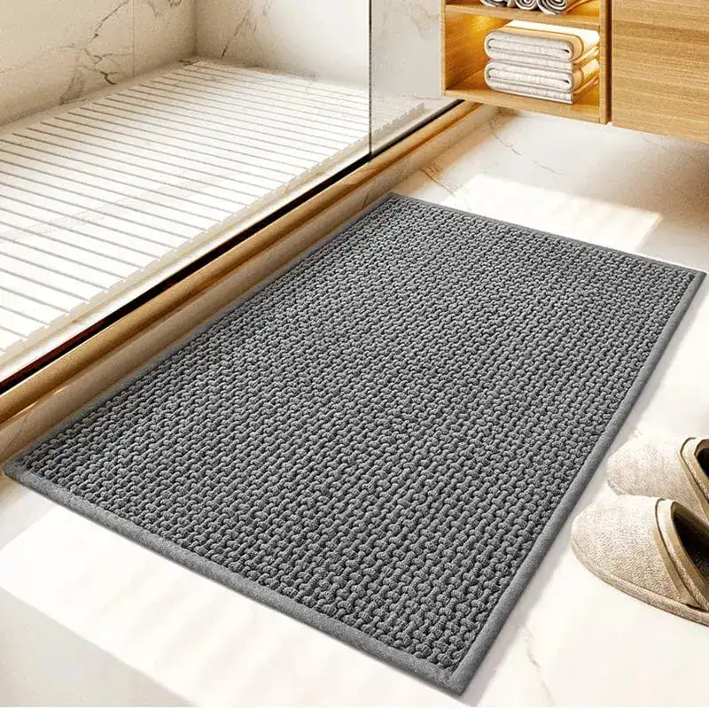 Geflochtener Badteppich in Grau für moderne Badezimmer mit Anti-Rutsch-Eigenschaften.