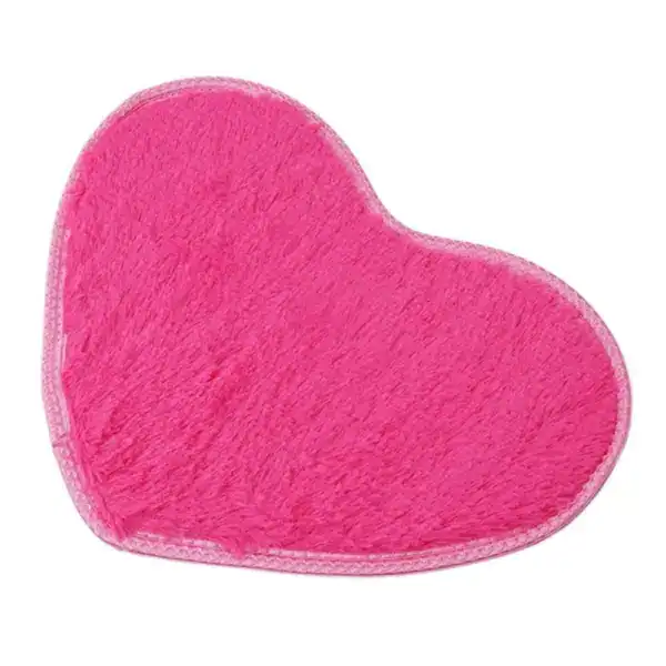 Pink Herzform Badteppich, flauschig und weich fürs Badezimmer.