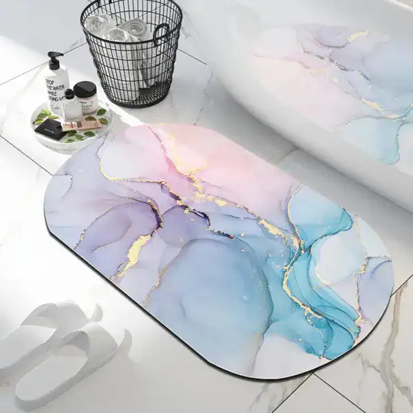 Badteppich Marmor in pastellfarbenem Design mit Goldakzenten für stilvolle Badezimmer.