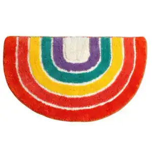 Mehrfarbiger Badteppich mit Regenbogenmuster, weicher Hochflor für Badezimmer.