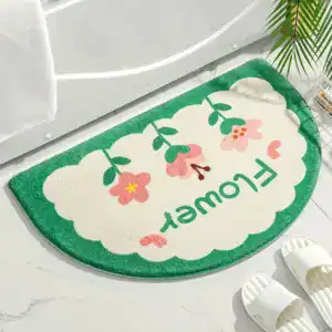 Natur-Badteppich mit Blumenmotiv und grünem Rand, halbrund für Badewanne.