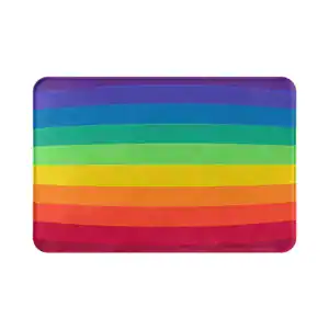 Regenbogen-Badteppich mit bunten Streifen für Badezimmer.