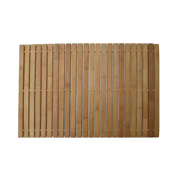 Holz Badvorleger mit vertikalen Streifen und natürlicher Optik.