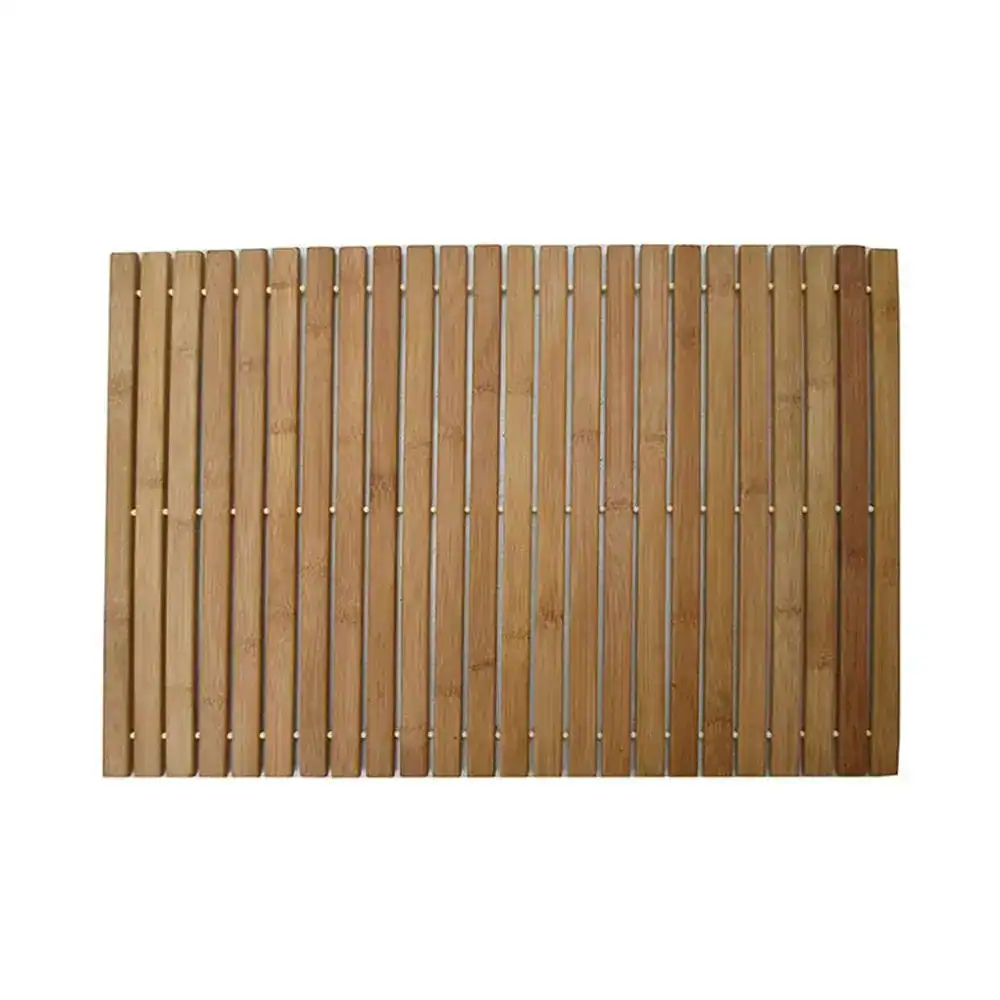 Holz Badvorleger mit vertikalen Streifen und natürlicher Optik.