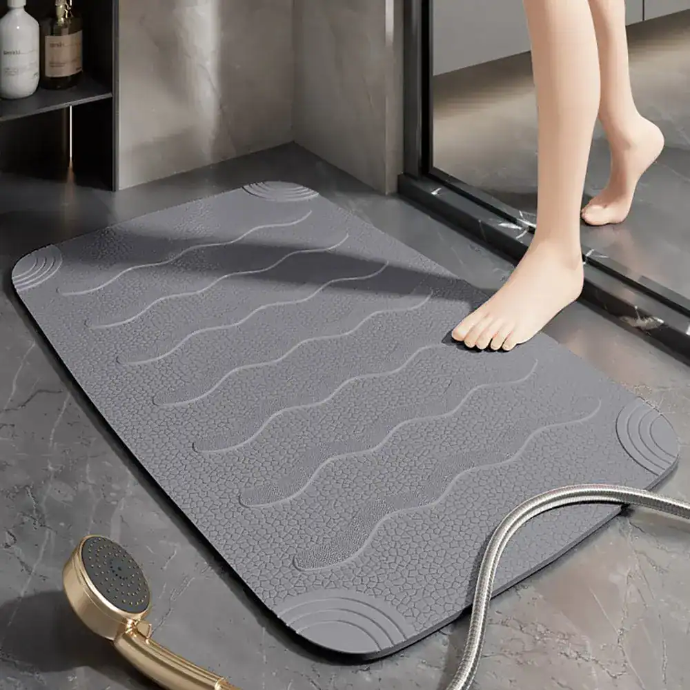 Duschmatte für Begehbare Dusche, rutschfest, grau, mit Wellenmuster und Anti-Slip-Oberfläche.