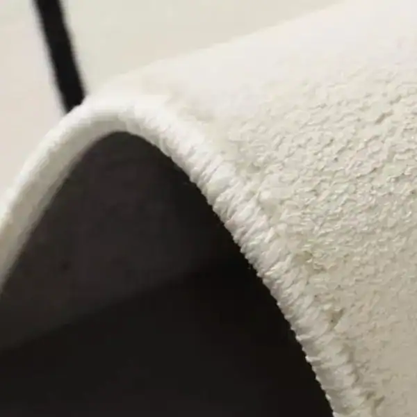 Weiche Katzen Badematte mit hochwertigem Fleece-Bezug und rutschfestem Untergrund.