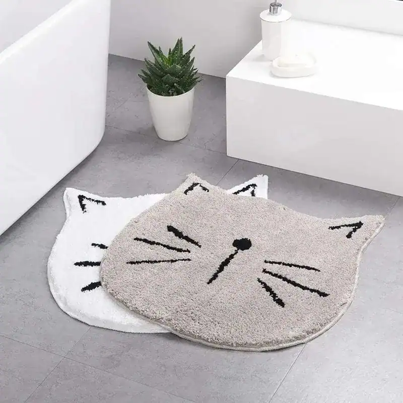 Katzen Badematte grau und weiß, flauschig, Katzenmotiv, Badezimmer Teppich.