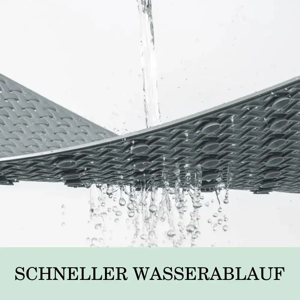 Duschmatte mit schneller Abwassерung, Wasser tropft durch perforierte Oberfläche.