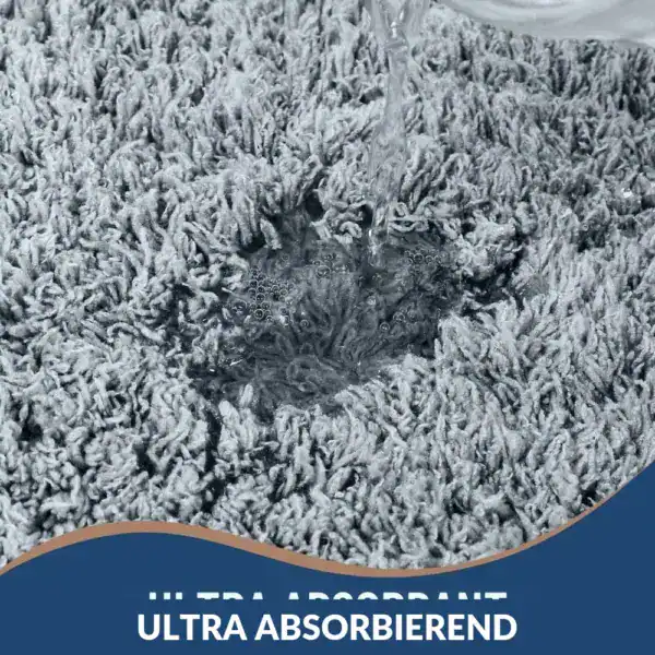 Mikrofaser Badteppich mit hoher Absorptionskraft, Wasser tropft auf weiche Oberfläche.